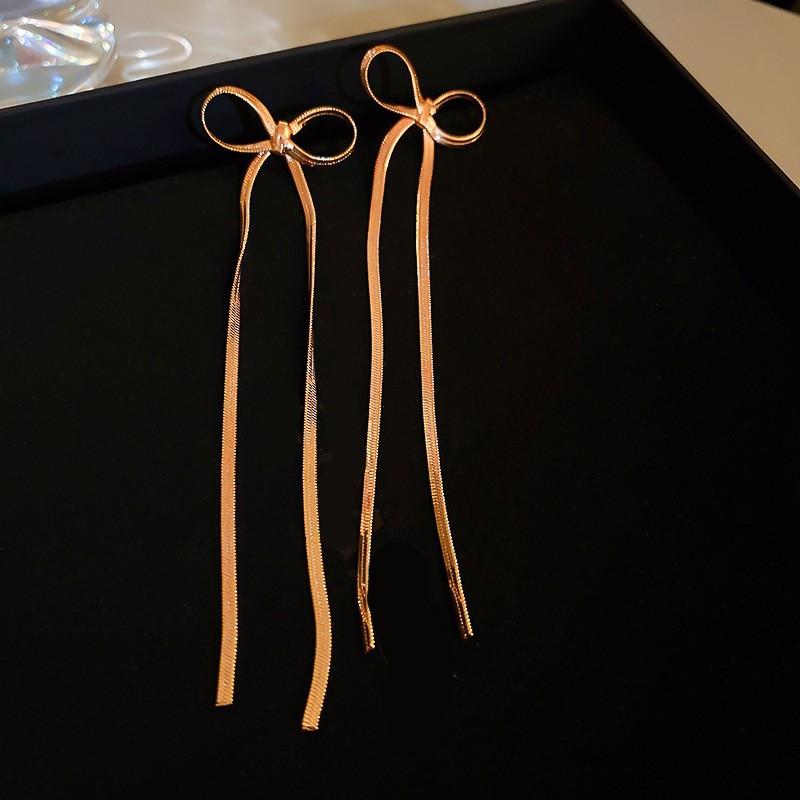 Silver Needle Metal Style Long Zircon Leaf Tassel Earrings Exquisite Fashion Earrings Cold Wind Light Luxury Temperament Earrings