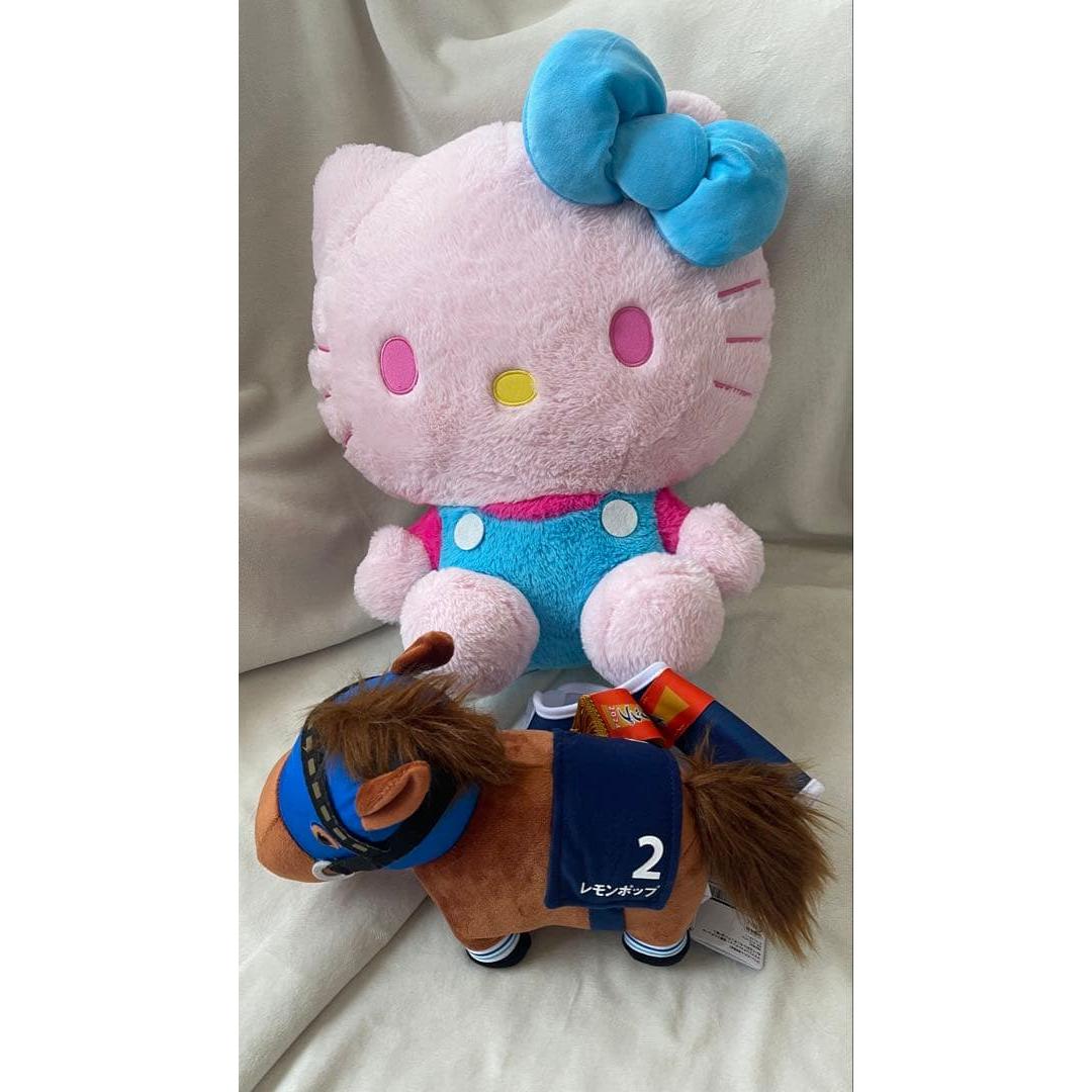 Hello Kitty and horse stuffed animal set