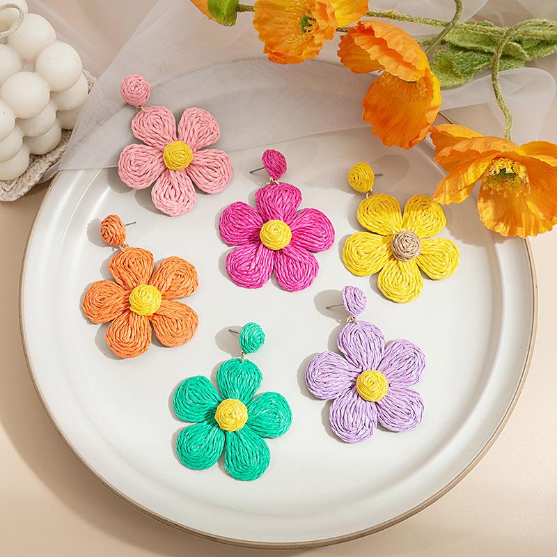 Hand-Woven Raffia Earrings Cute Solid Color Flower Earrings Vacation Style Candy Color Earrings