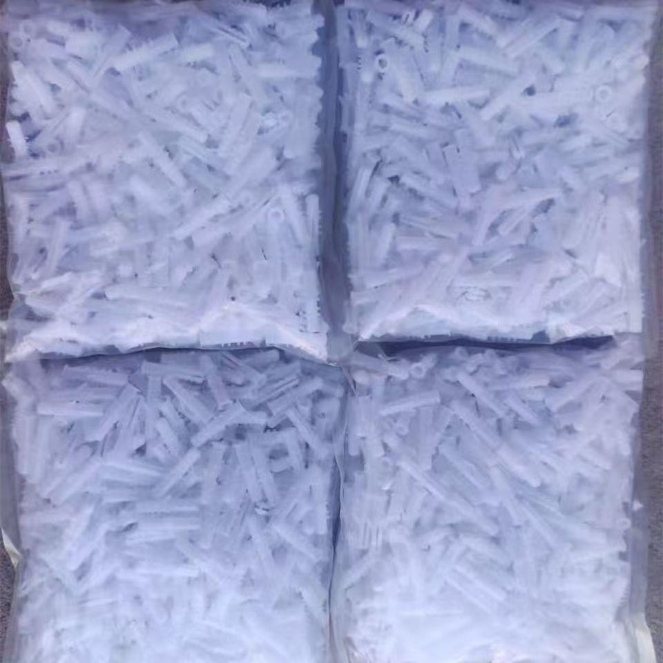 White Barbed Plastic Expansion Tube Curtain Rod Screw Set