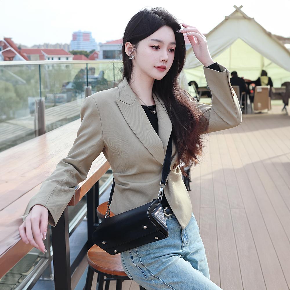 New Disney Mickey Series PU Crossbody Bag, Shoulder Bag, Portable Shoulder Bag, Triangle Bag Trumpets Women's Black BMK-71051B