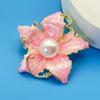 Flower-shaped Pearl Brooch for Women - Elegant, Luxurious, High-end, Waist-revealing Pin with A Pressed Closure