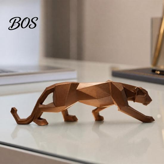 Creeping Cheetah Home Decoration 3D Printed Figurine, Compact Geometric Faceted Sculpture, Sleek Desktop Accessory Minimalist Leopard Statue