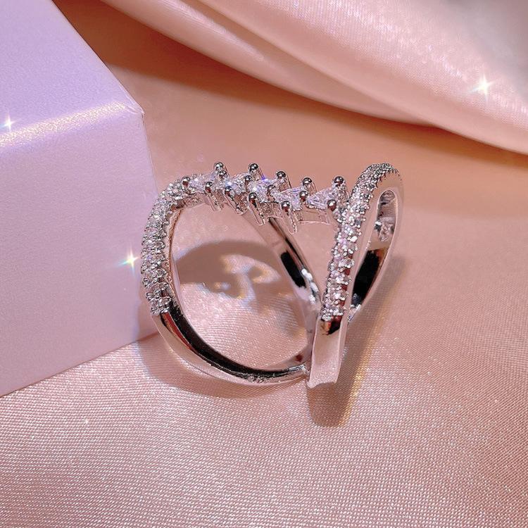 Hot Selling Copper Ring Retro Zircon Irregular Zircon Ring Jewelry