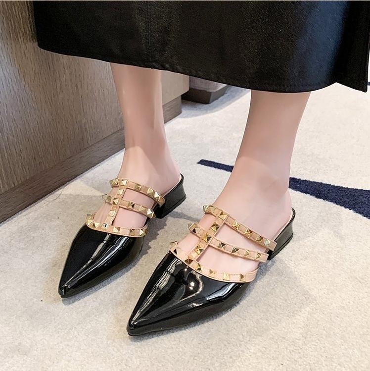 French niche fairy style square heel sandals 2025 summer outerwear new sexy lacquer leather bag head rivet low-heeled slippers