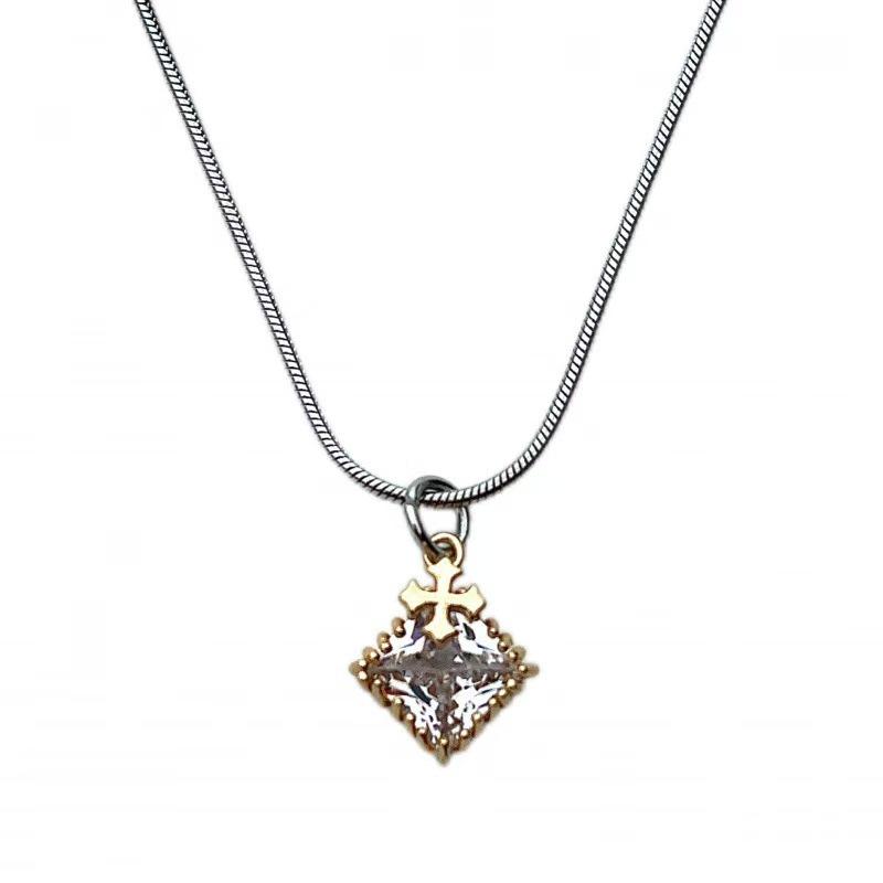 

American single zircon cross pendant collarbone chain men and women light luxury versatile simple niche high-end titanium steel necklace tide