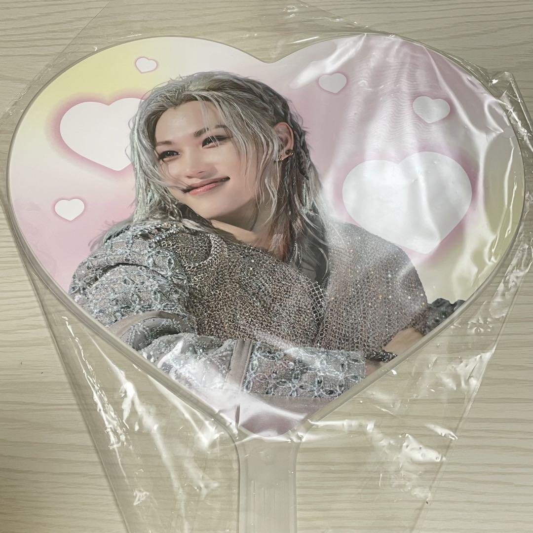 

[Б/У] Stray Kids Феликс Мастер Веер в форме сердца Размер Розовый