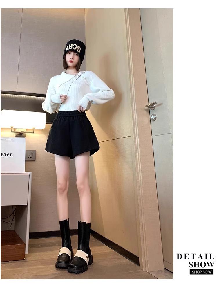 Women's Elastic High Waist Woolen A-Line Casual Shorts, Loose Fit, Autumn/Winter, Black.
