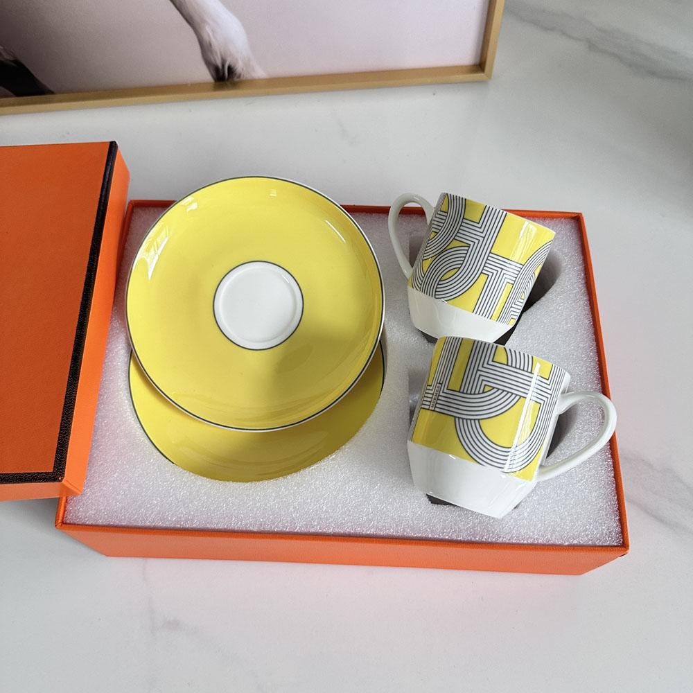 Set di Tazze da Caffè Espresso Squisite Dipinte a Mano Europee Osso Porcellana Tazza e Sottotazza Casa Tè Pomeridiano Tazza da Tè Concentrato