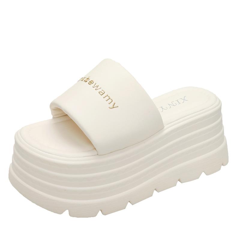 Platform beach slippers women's 2025 summer new casual outer wear sandals muffin one-word drag
