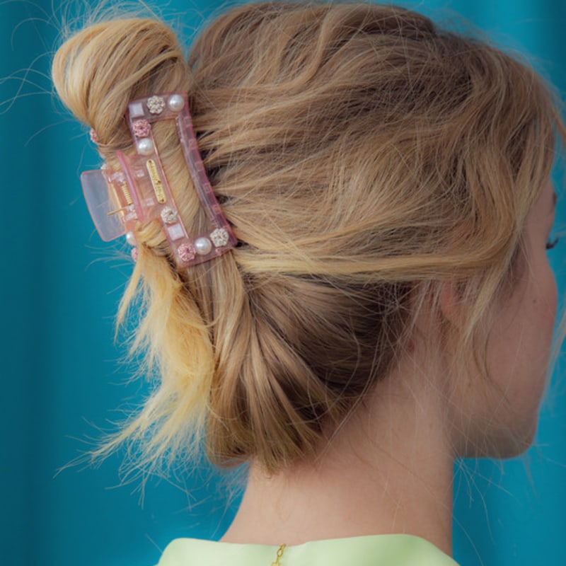 

MERRYMOTIVE Twinkle square hair claw (Clear pink) Free