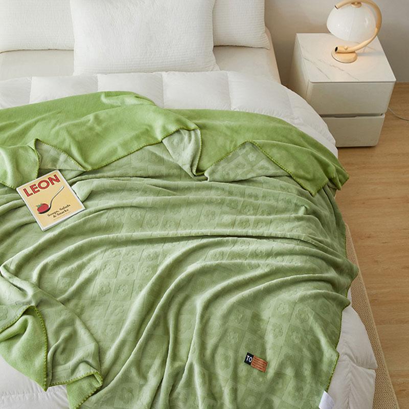 Solid Jacquard Air Conditioning Blanket Anti-Static Warm Nap Blanket For All Seasons Milk Velvet Multifunctional Travel Shawl