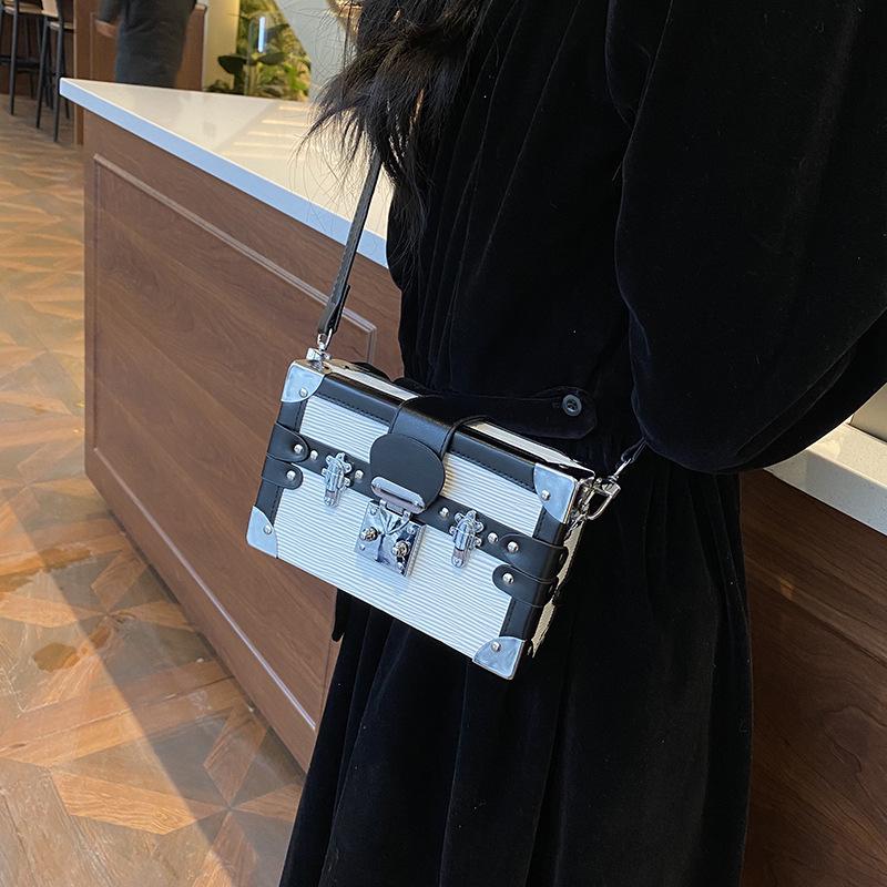 Trendy Box Messenger Bag: Stylish High-End Design for Men & Women