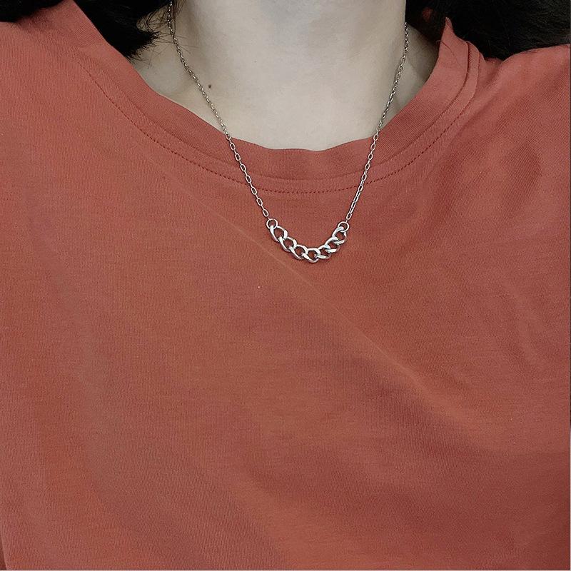 

Light Luxury High-End Exquisite Necklace, Women S High-End Sense, Simple Niche Design Sense, French Collarbone Chain, Gold