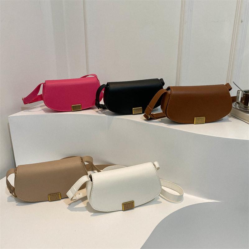 Small Uncommon Design Women's Bag 2024 New Fashion Crossbody Bag Textured Underarm Saddle Bag