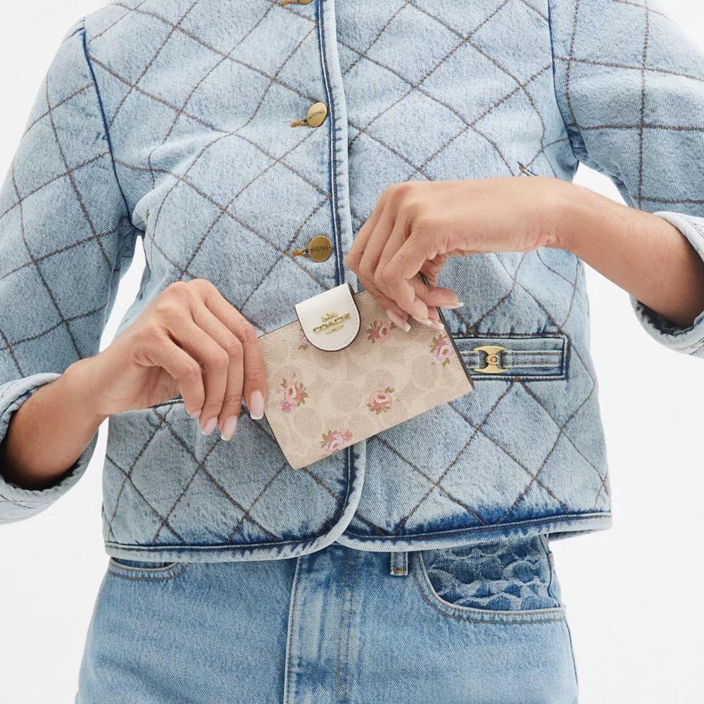 Nova Carteira Média Feminina COACH Corner Zip Lona Revestida Dourada e Areia CAR13-IMSAS