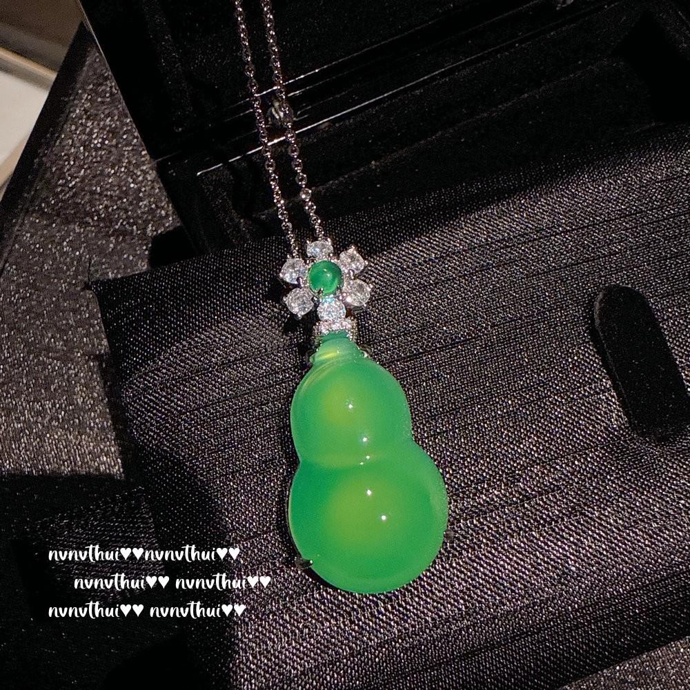 Brazilian Green Chalcedony Agate Gourd Necklace and Earrings Set In New Chinese Style