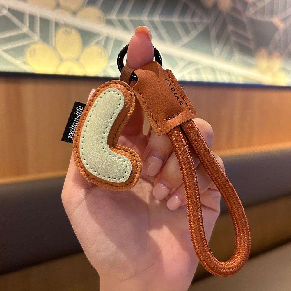 Персонализируемый кожаный брелок-подвеска с буквой для женщин и пар - Маленькое украшение для сумки