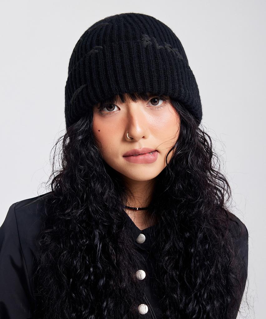 Beullaegsaenjeu Lambswool Handcrafted Embroidered Beanie Black