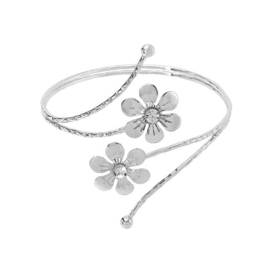 

Браслет на открытой руке Регулируемый полый сплошной цвет Цветочный лист Запутанный декор Противоскользящий женский выпускной вечер Косплей Производительность ювелирные изделия C белый