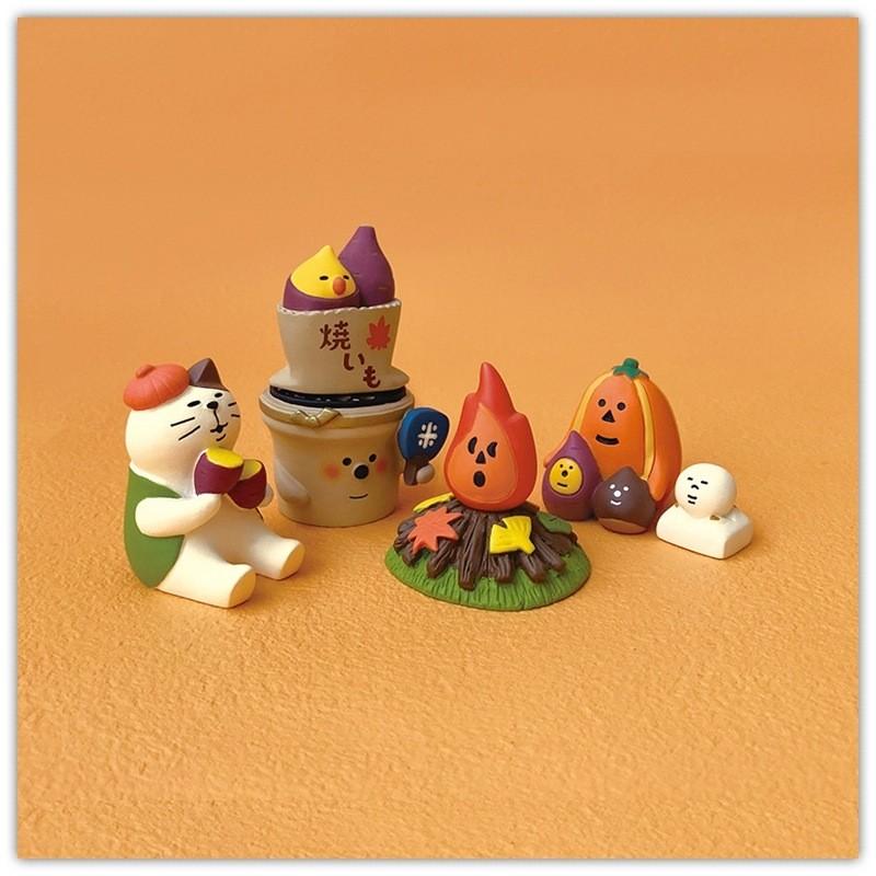 Autumn Harvest Resin Cat Figurine With Cute Cartoon Design For Gift And Collection