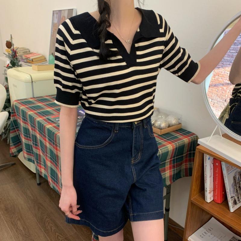 Laisvas vėjo dryžuotas V formos iškirptės megztinis moterims vasarai šimtas laisvas trumpomis rankovėmis megztas marškinėlis viršus kasdienis būtinas patogus stilius prigludęs megztinis marškinėliai