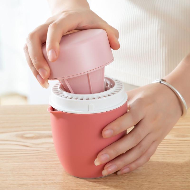 Multi Functional Juicing Cup for Household Use, Small and Portable, Manual and Multifunctional Juicing Cup