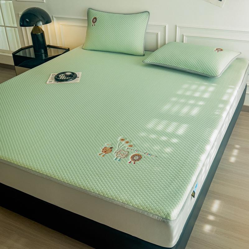 A-Class High-End Embroidered Summer Mat Set: Ice-Cool, Modern Minimalist, Solid Color, Fitted Sheet Style. 150x200 Mat + Pair of Pillowcases