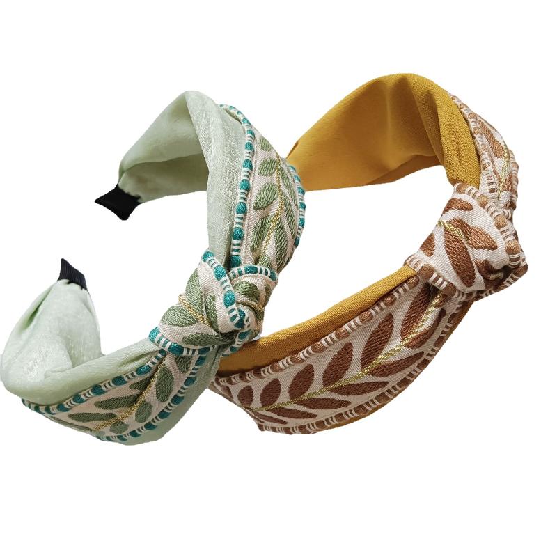 Bohemian Embroidered Headband Ethnic Floral Wide Band For Women Elegant Hair Accessory With Simple Design