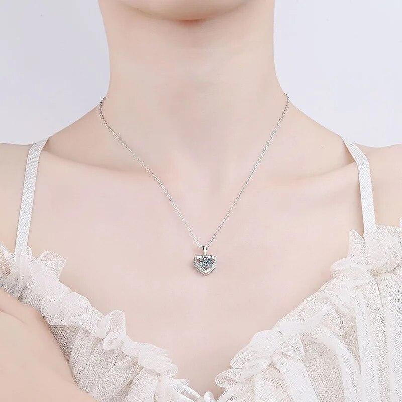 Certified GRA Moissanite Heart Necklace 1.0ct Women Gemstone S925 Silver Pendant Wedding Valentine's Day Gift