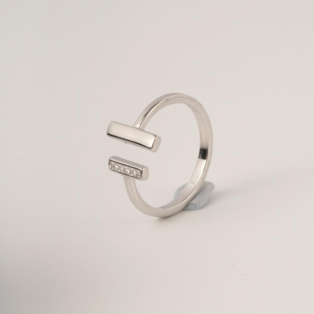 

S925 Sterling Silver Adjustable Double T Ring with Rhinestones for Couples Size 9 (Adjustable) платиновий
