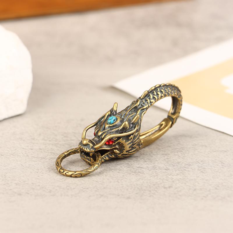 Pure Brass Red Eyes Dragon Head Keyrings Zodiac Dragon Keychain Vintage Muži Přezka v pase Přívěsek na klíče od auta Přívěsek na klíče Dárky Řemesla