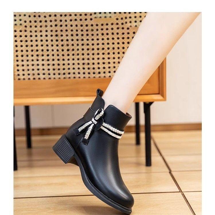 Damen Stiefeletten mit Blockabsatz - Weiches Leder im koreanischen Stil, Herbst/Winter 2025 Kollektion, Vielseitig und Figurformend für Kleider.