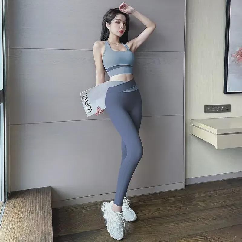 "Seamless Quick-Dry Colorblock Yoga Suit: Breathable, Slim-Fit, Nude, Tight Fitness Wear for Women"