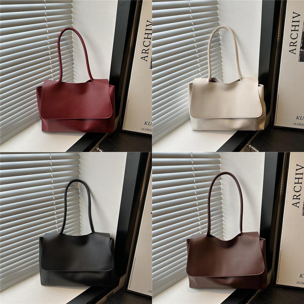 Womens Oversized Shoulder Bag With Stitching Detail For Street Style Fashion