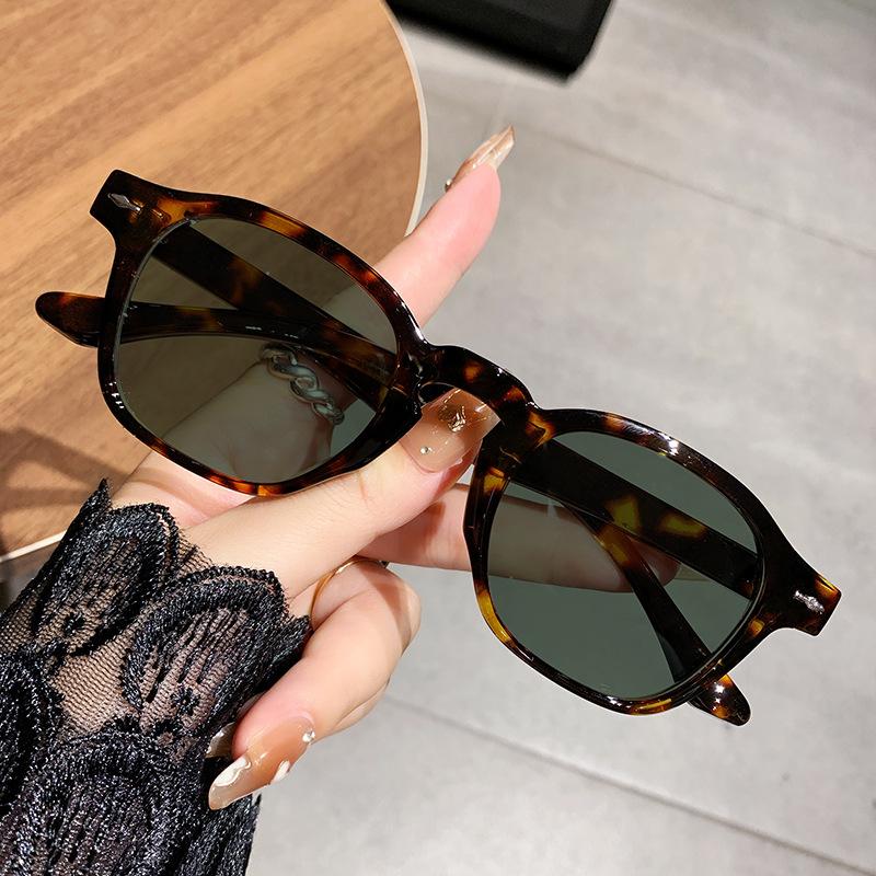 Women'S Classic Simplicity Sunglasses Outdoor Uv Resistant Street Photography Luxury Designer Walk The Show Shades Glasses