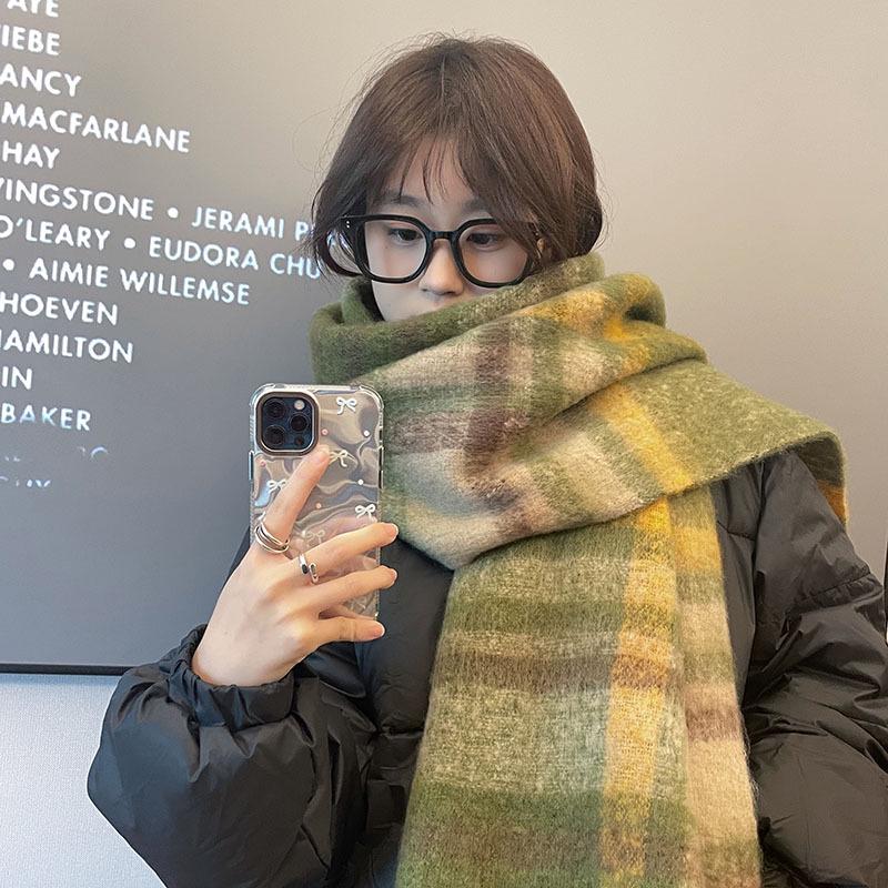 Luxuriöser Farbverlauf Mohair Patchwork Schal: Dicker, warmer Winter-Nackenschal für Damen, Schal im koreanischen Stil aus Imitat-Kaschmir.