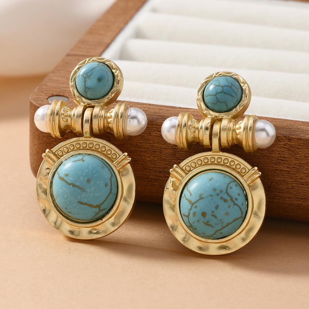 Retro European and American-Style Resin Alloy Stud Earrings