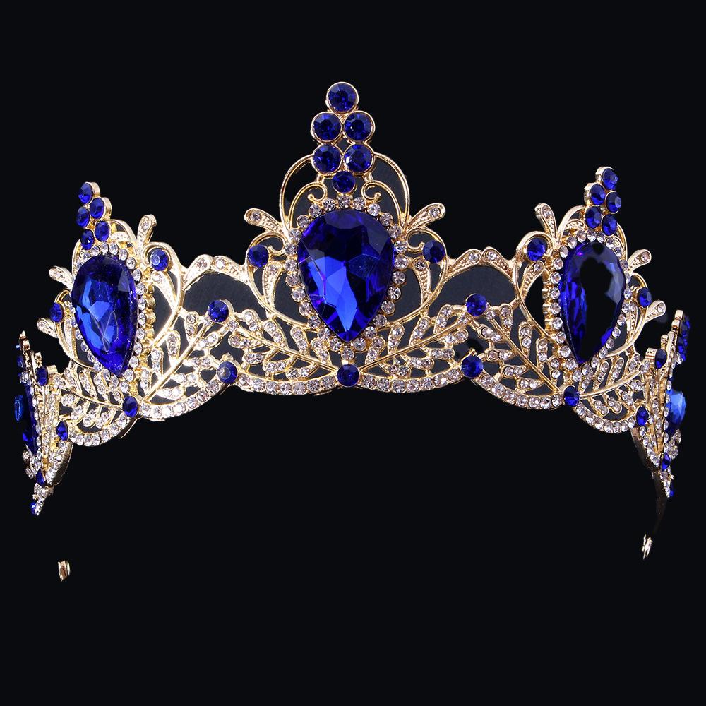 A Baroque Teardrop Diamond Princess Crown of The Same Style As The Bride's Crown in Europe and America for A Birthday Performance