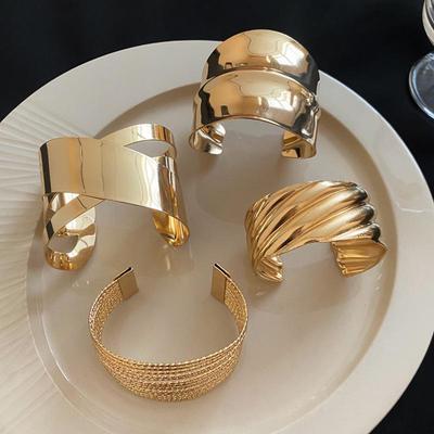 Evropsko-americký kovový geometrický otevřený náramek: Retro, High-End Módní náramek