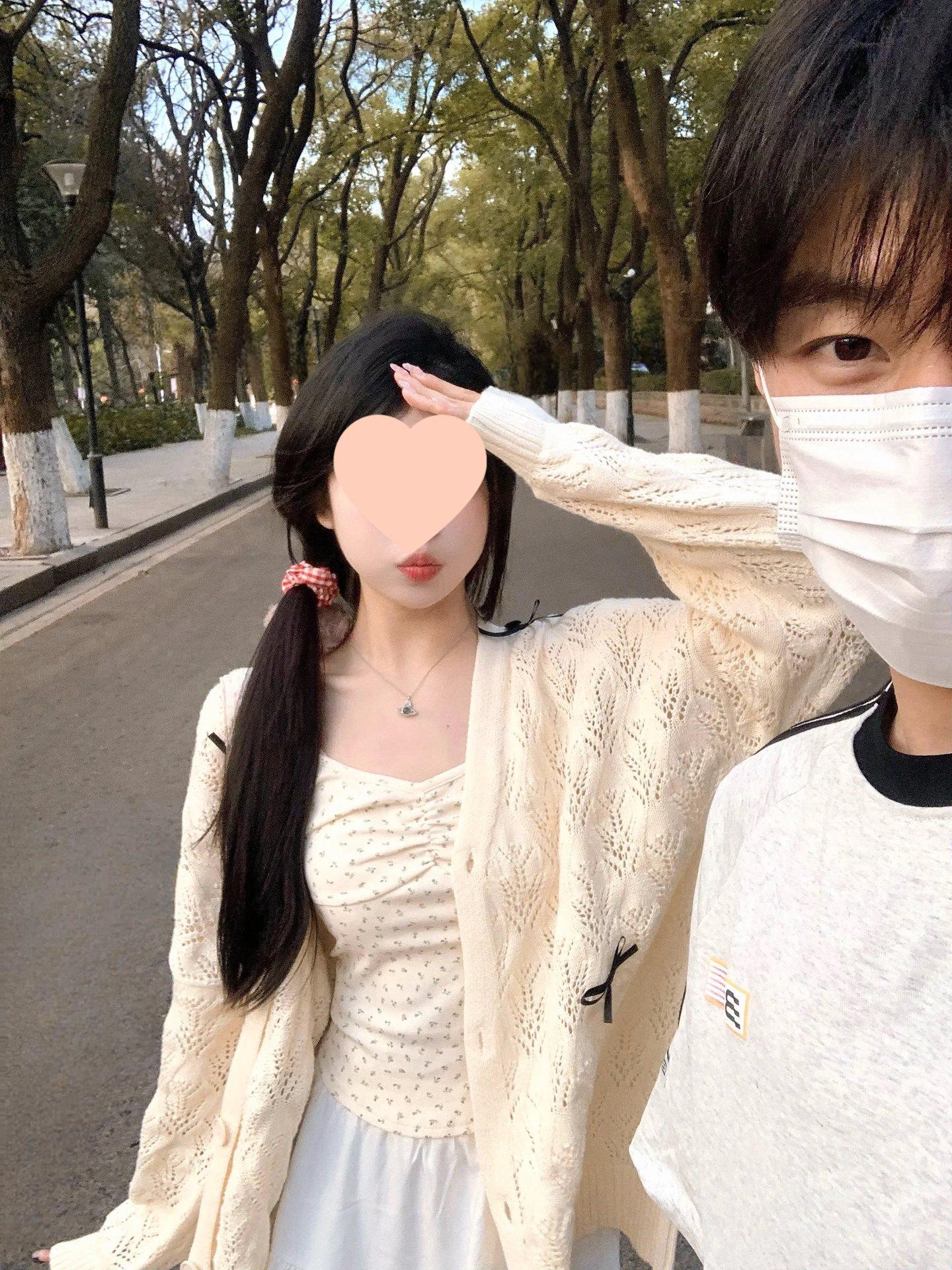 

Women s Spring 2025 College-Style Openwork Knit Cardigan - Loose Casual Shawl Coat XL (58-65 kg) брудно-білий