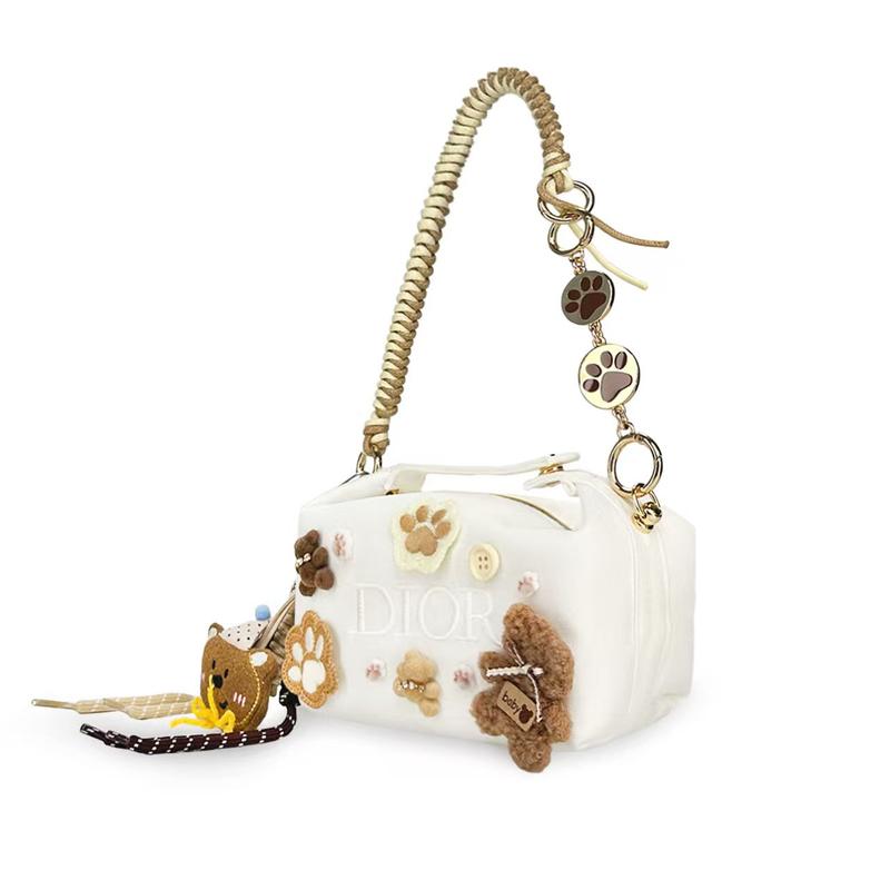 DIOR Bag [Customized Cosmetic Bag] Caramel Bear, Childlike Vitality, Delicate Creativity, Cute Elements, Cute White White White (Colorful Style)