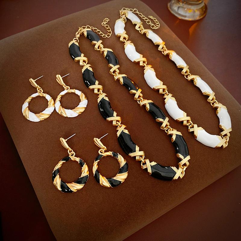 Drip Twisted Geometric Earrings Necklace Set, Vintage Premium Light Luxury Accessories Gift