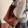 New Fashion Tote Bucket Bag Casual 2025 Autumn and Winter Commuter Shoulder Bag Large Capacity Suede Bag Women