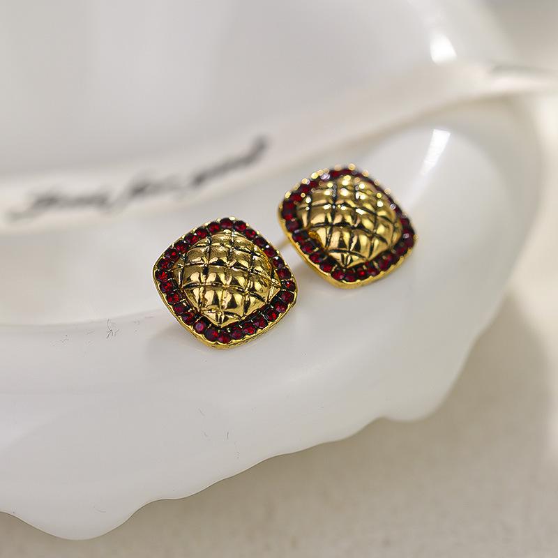 Elegante Klee Argyle Diamant Ohrstecker: Luxuriöses, hochwertiges Silver Needle Design für Damen