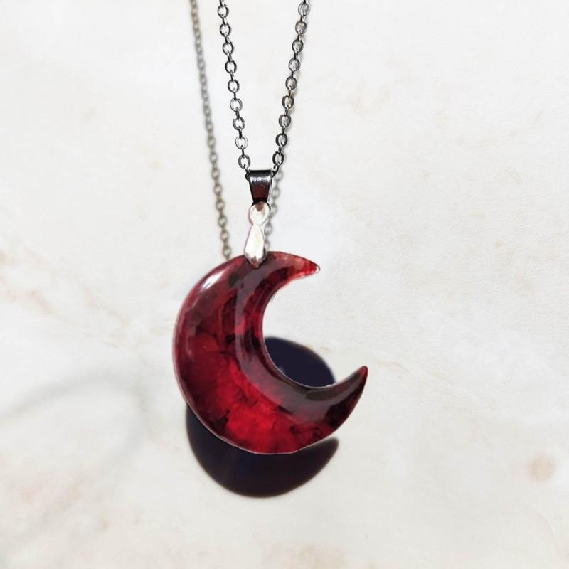 Blood Crescent Moon Pendant Necklace Clavicle Chain Necklace Simple Choker Thin Chain Necklace Jewelry for Women Girls