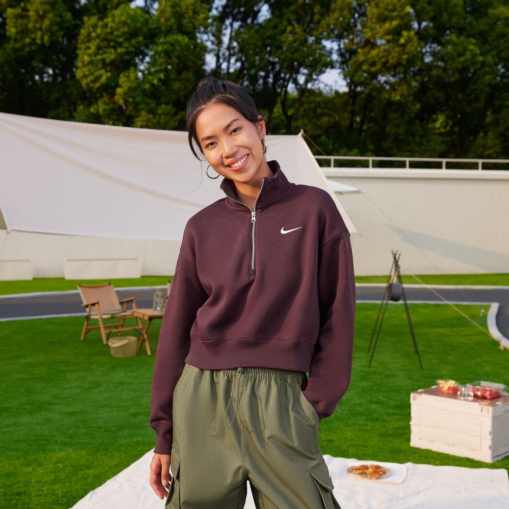 Nike zip-up logo sweatshirt M