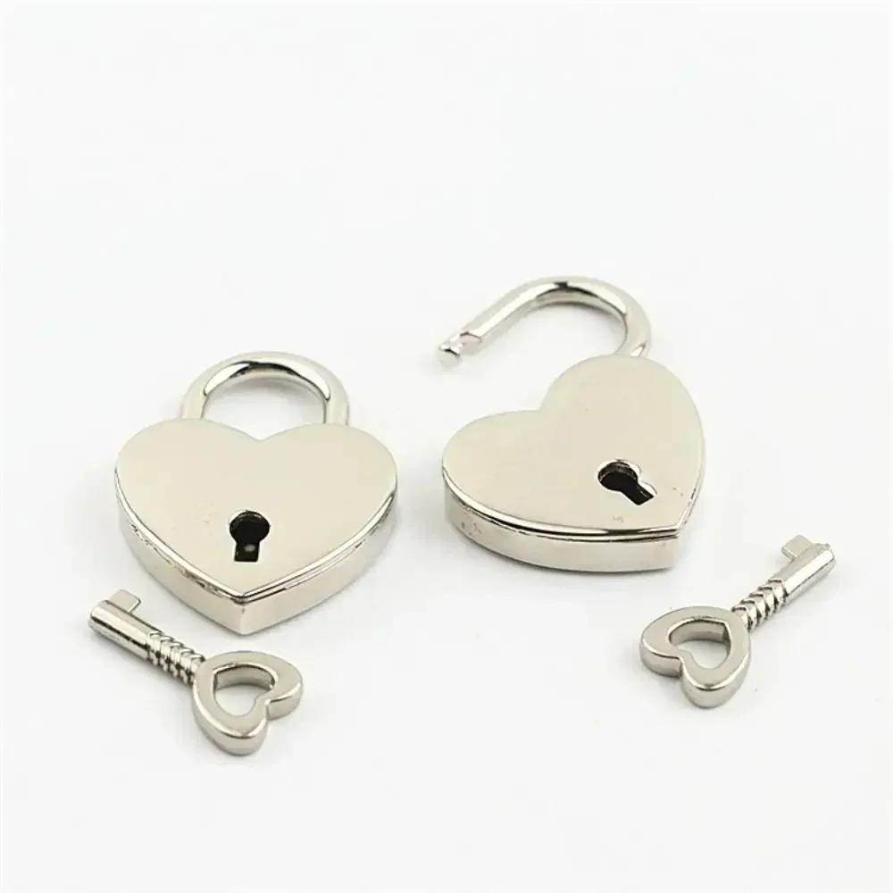 1Pc New Heart Shape Padlock With Key Antique Style Mini Padlocks for Jewelry Box Vintage Key Lock Diary Book Suitcase Padlock