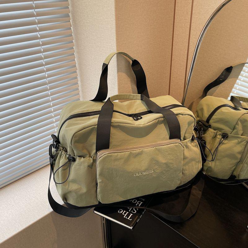 

Expandable Lightweight Travel Duffle Bag - Large Capacity, Foldable, Single Shoulder, Perfect for Short Trips & Gym