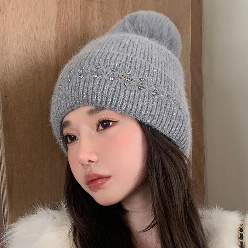 

Женская новая вязаная шапка из меха кролика и бархата с теплым капюшоном, однотонная, с блестками, модная, с защитой ушей, модная